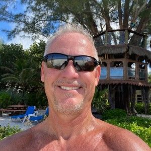 Meet your Posher, Troy